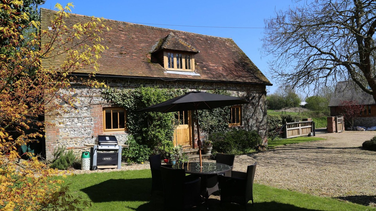 Wimborne Saint Giles Cottage | Weavers Cottage: A Rural Idyll In The Cranborne Chase Area Of Outstanding Natura