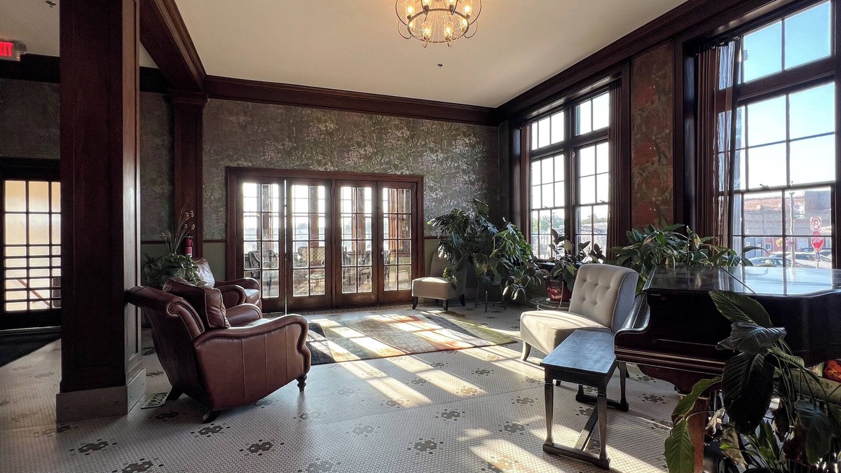 Hartington House | Wedding wing at the Historic Hotel Hartington downtown!