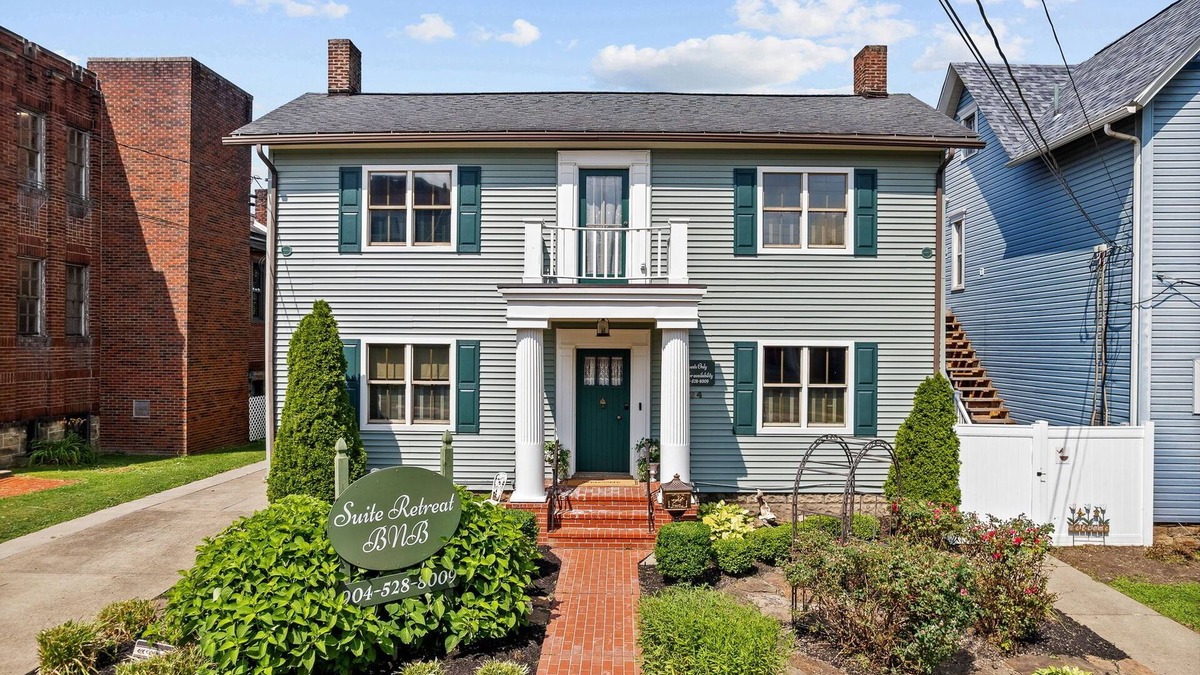 Butler House | Weekly discount. Family & pet friendly, A block to Main St. Walk to dine/shop.