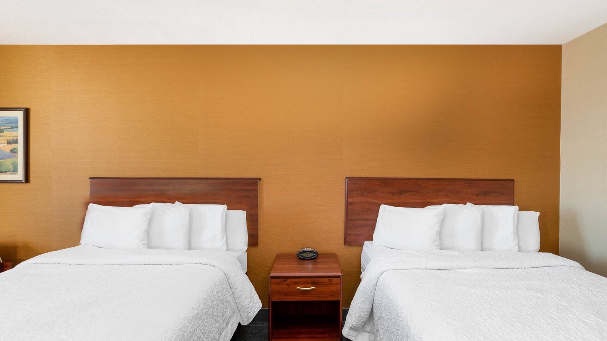 Gillette Hotel | WEEKLY/MONTHLY/DAILY/Free Breakfast/Clean Rooms
