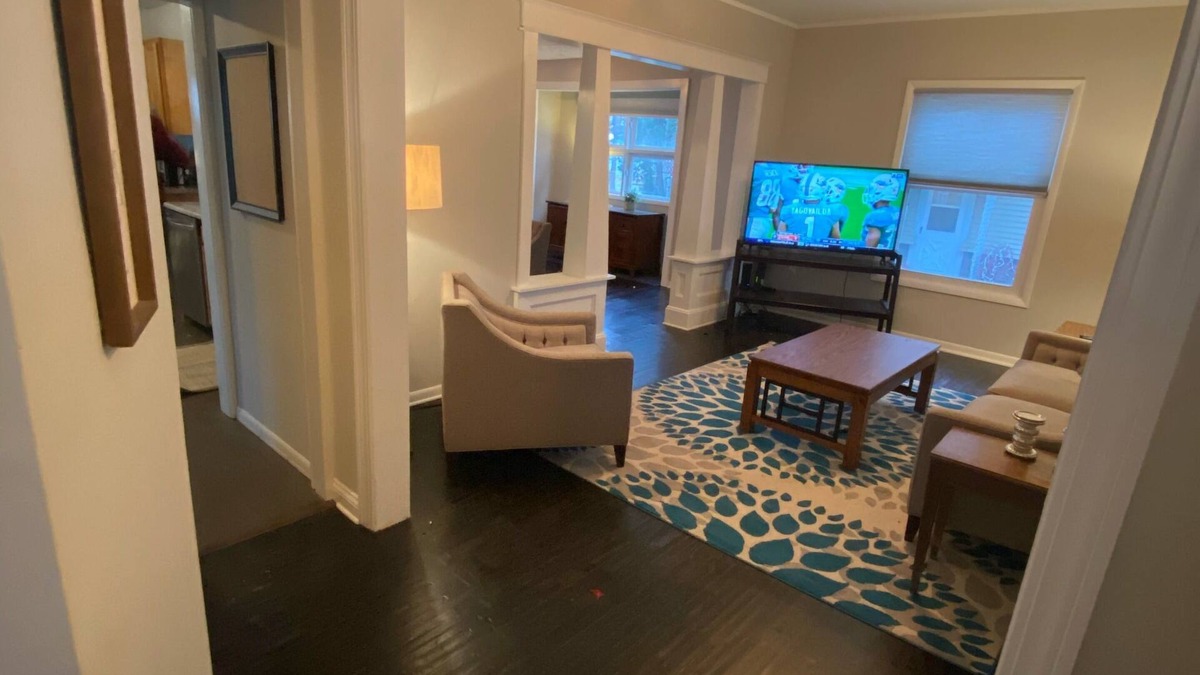 Lima House | Weekly or monthly. Doctors/nurses, refinery, out-of- town contractors welcome.