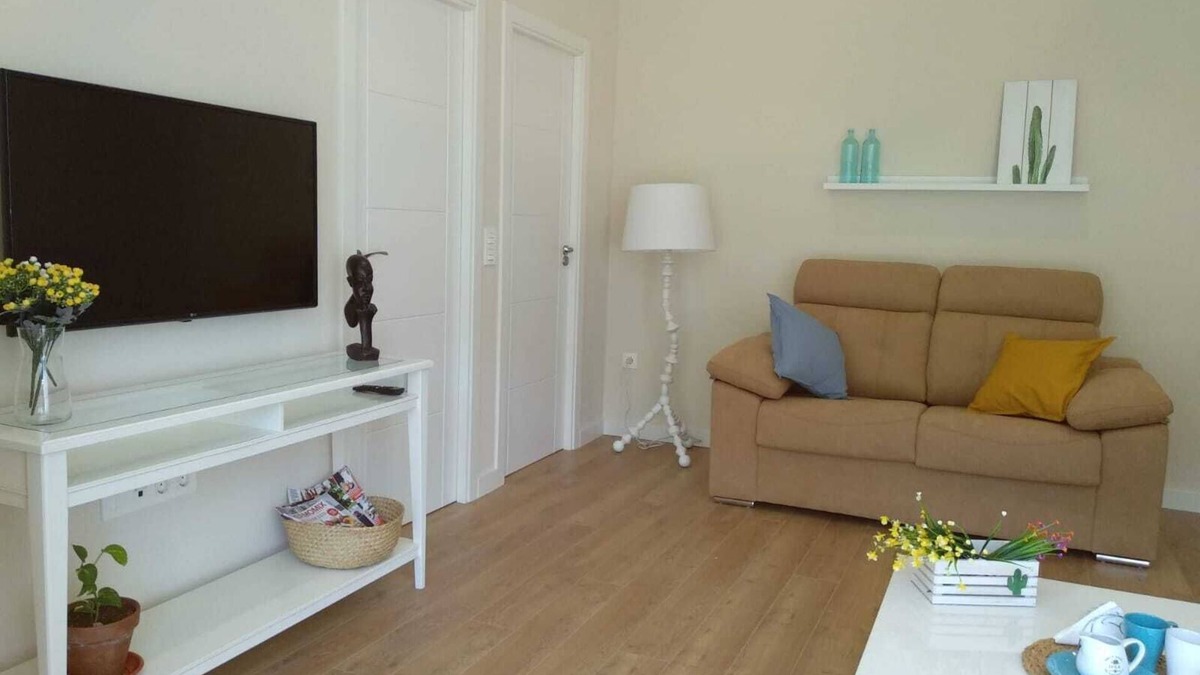 Avila Apartment | Weeping Cedar. Comfort. Downtown.