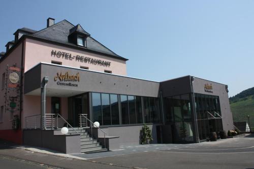 Reil Hotel | WeinBergHotel Nalbach