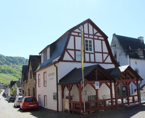 Senheim Apartment | Weingut Loescher-Erben Gästehaus an der Burg
