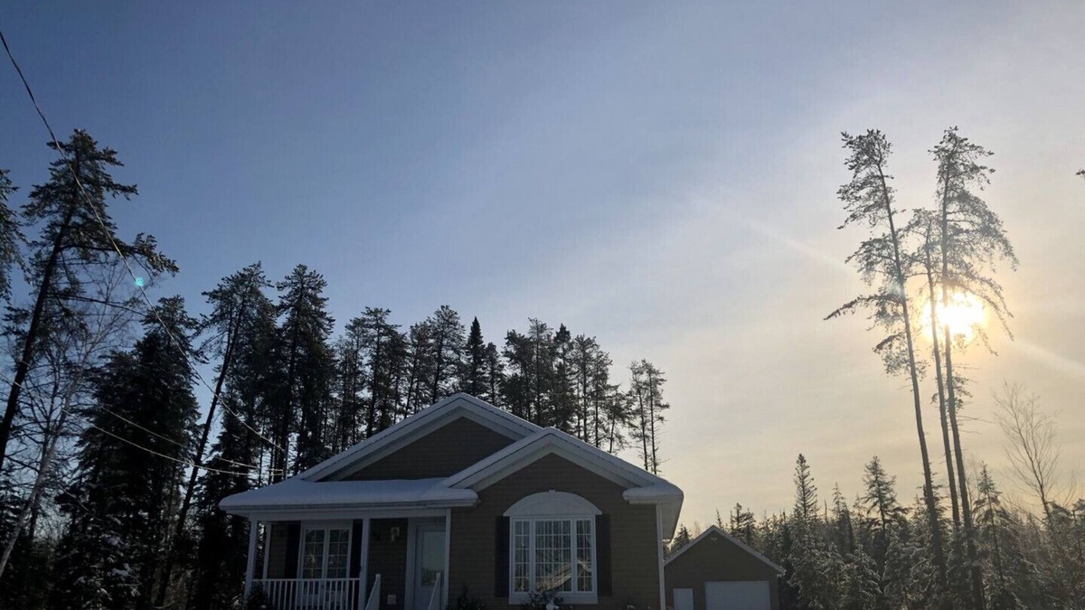 Saint-David-de-Falardeau House | Welcome to Chalet de Claude, at the foot of Monts-Valin