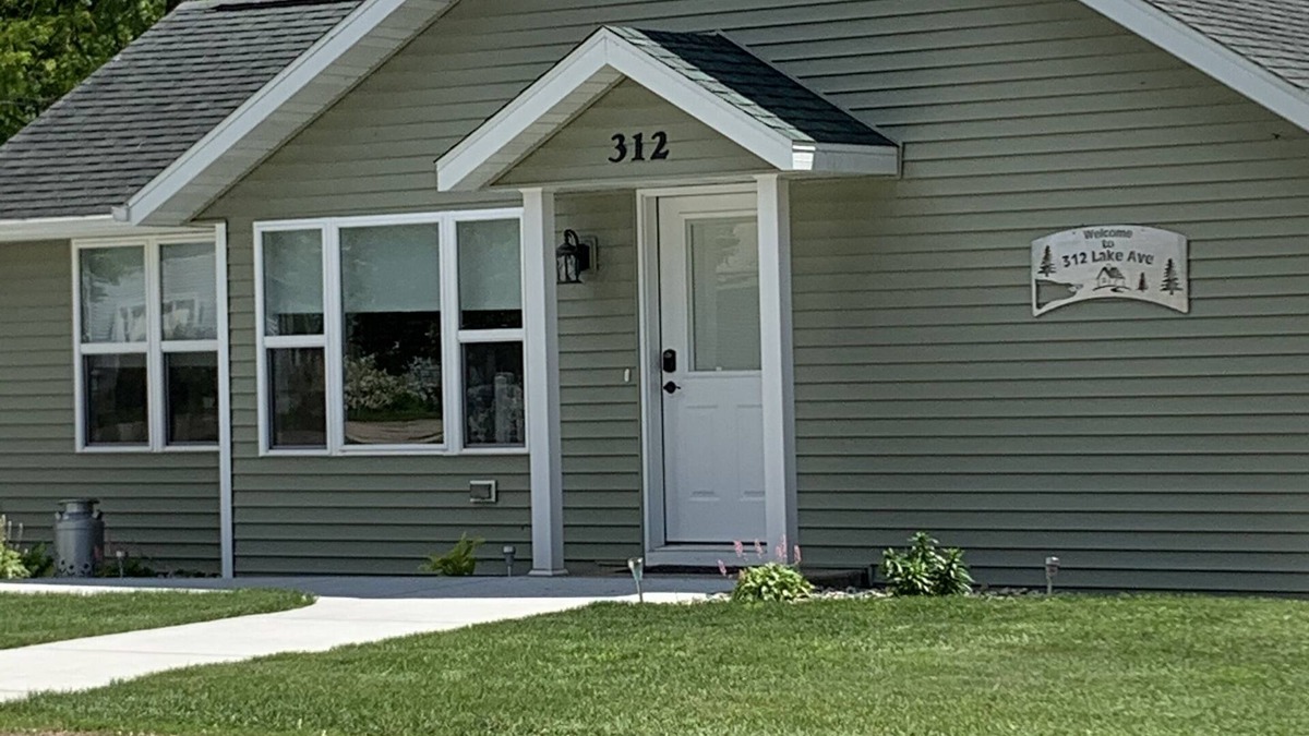 Montello House | WELCOME! Are you looking to get away, to disconnect and relax? Look no further.
