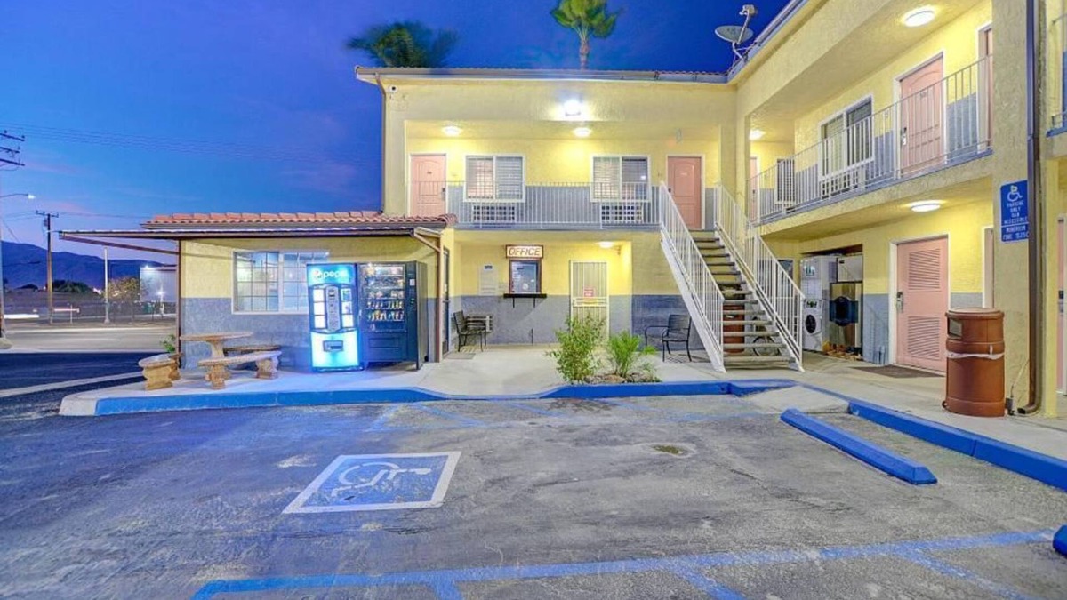 Colton Hotel | Welcome Inn