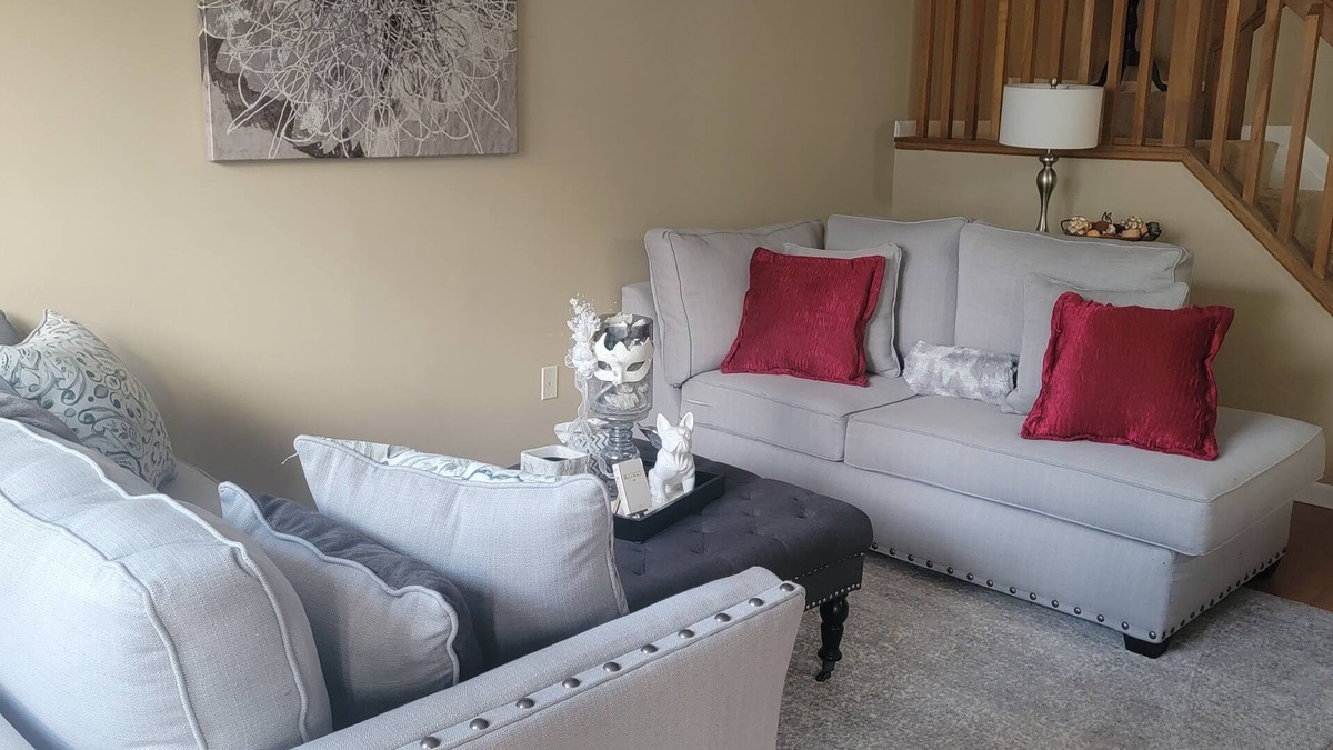 Summit Station Condo | WELCOME! nEasy living with comfy style.n