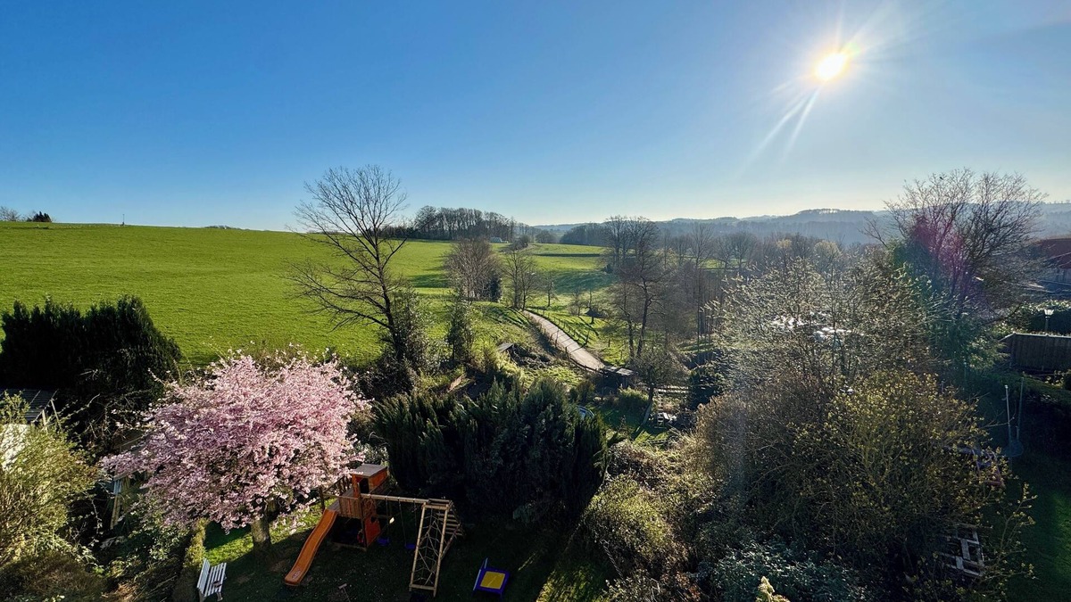 Hueckeswagen Apartment | Welcome, newly renovated apartment! For all those seeking relaxation in the midst of nature!