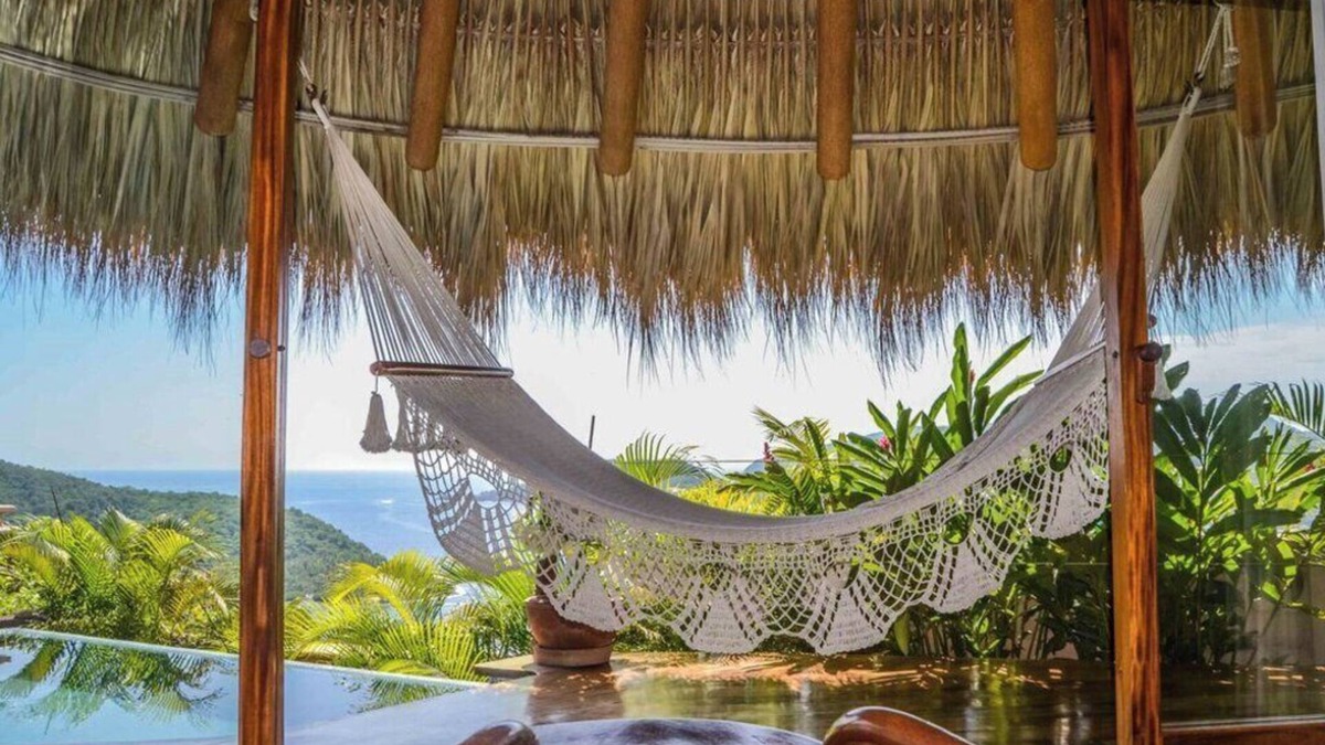 Playa Las Gatas Villa | Welcome to Amuleto, live a new experience by renting the entire Villa in Zihua