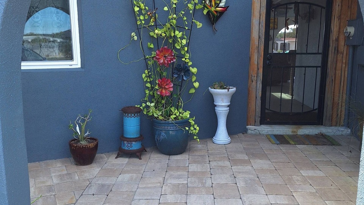 Edgewater Apartment | Welcome to Casita Canal! Fabulous studio apartment on a canal with a pool.