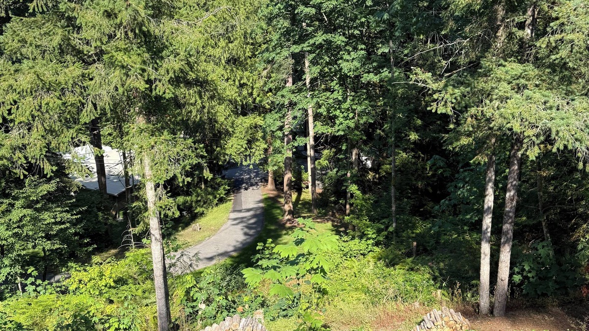 Cultus Lake Cottage | Welcome to Cultus Lake’s “Aspen” at The Cedars