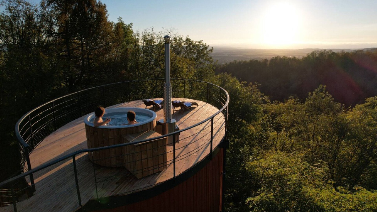 La Cote-Saint-Andre House | Welcome to Domaine des étoiles Unusual accommodations
