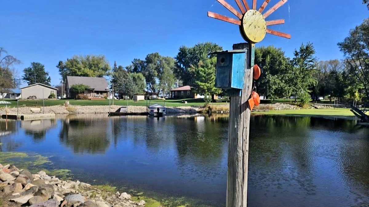 Markesan House | Welcome to Green Lake County @ The Puckaway Place! A spacious waterfront retreat