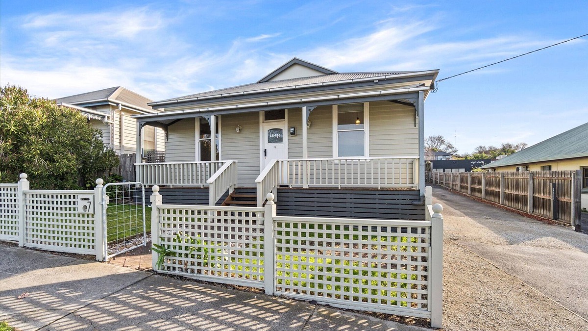 Traralgon House | Welcome To Harry's.