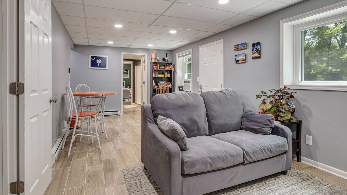 Clemson Apartment | Welcome to Hillside Hideaway!