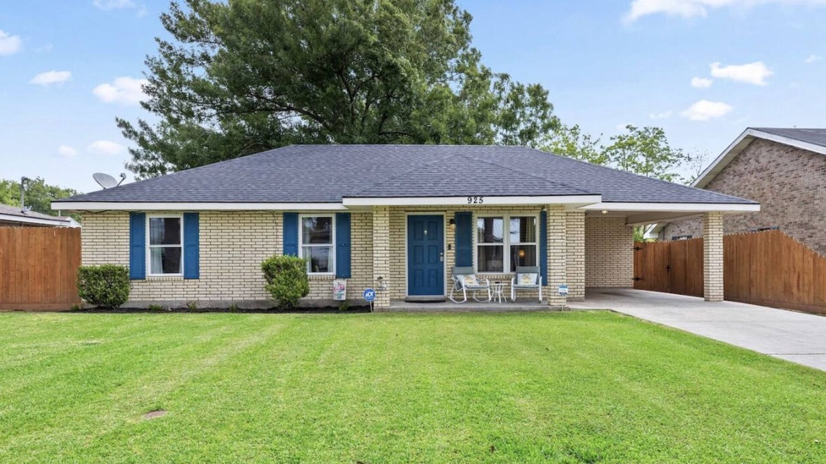 Rayne House | Welcome to Home Away From Home Rayne, LA The Frog Captial of The World