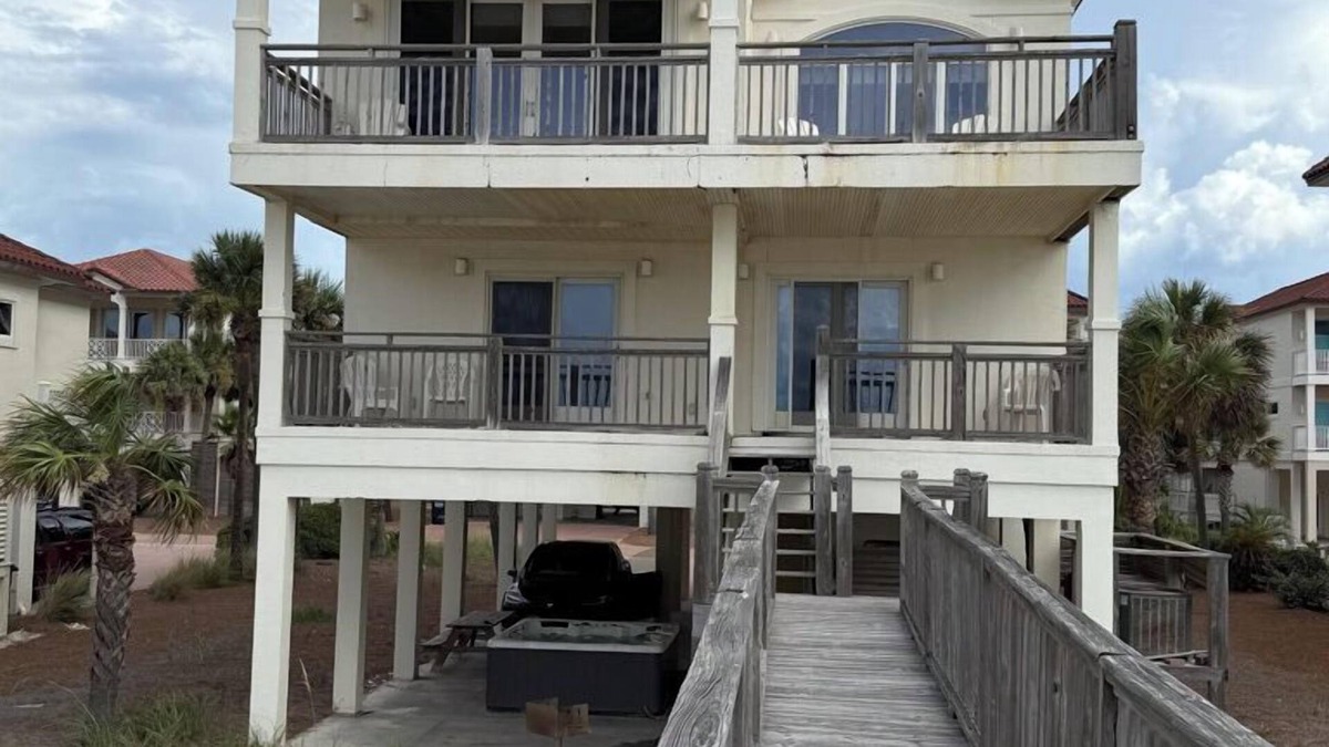 East End House | Welcome to Jack Henry's Hideaway!