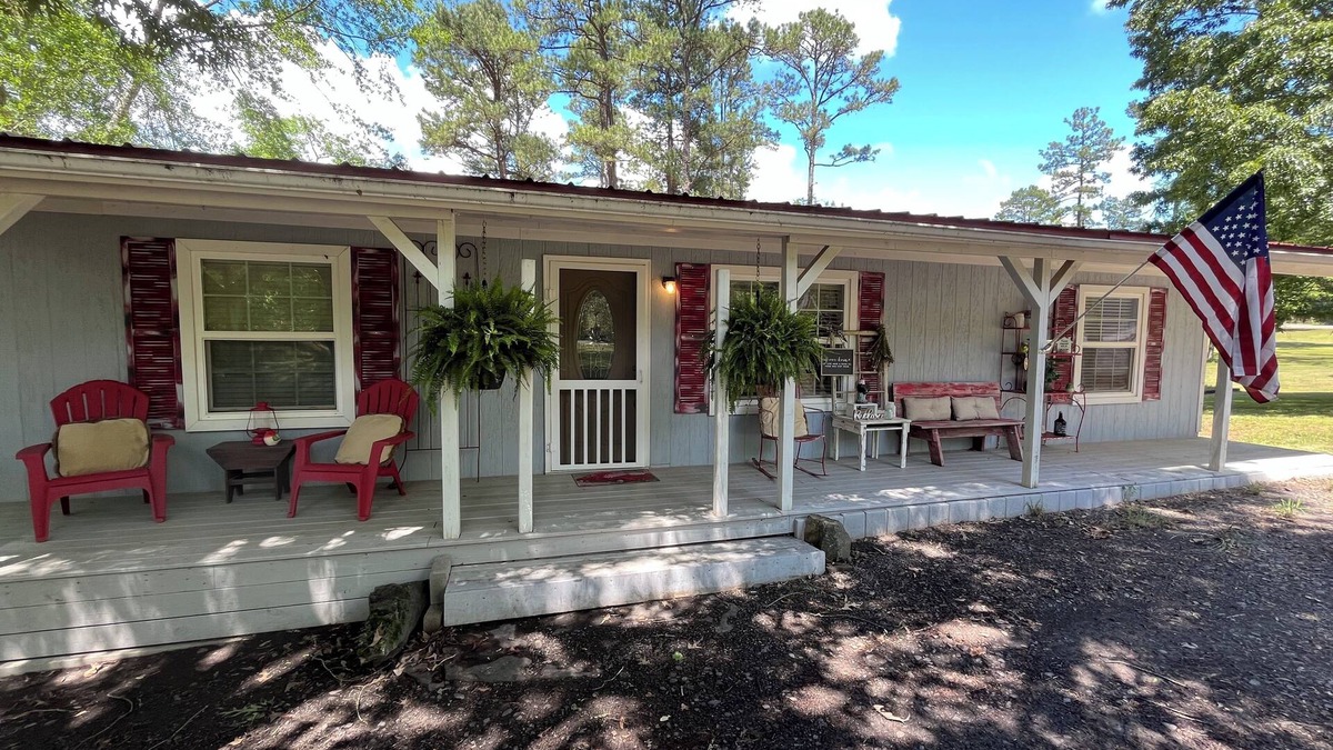 Dover Other | Welcome to Jireh's Haven Quiet, Charming 3 Bedroom Farmhouse