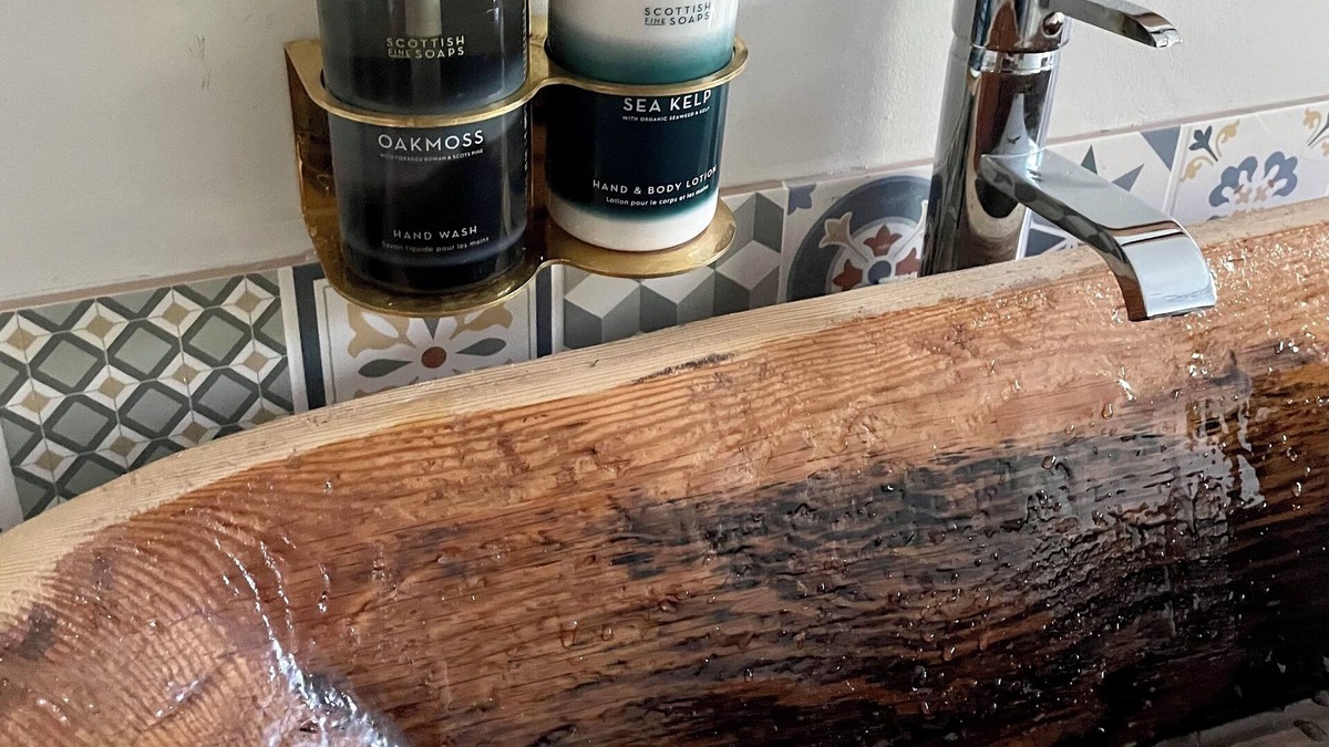 Crieff Cottage | Welcome to our cosy boutique stay located in a wonderful market town