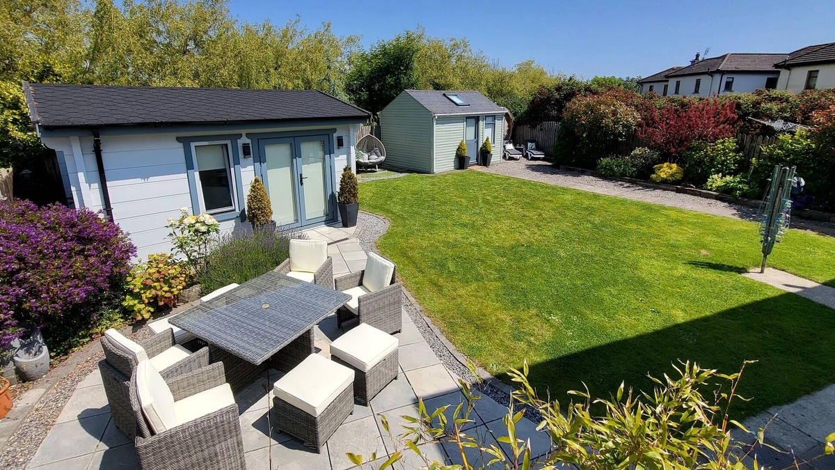 Dungarvan House | Welcome to our family home in the bustling seaside town of Dungarvan.
