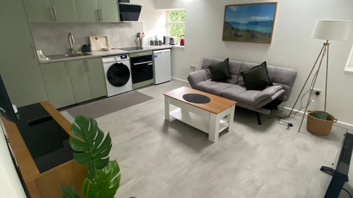 Kirkburton Apartment | Welcome to our lovely annex in the heart of Shelley, West Yorkshire!
