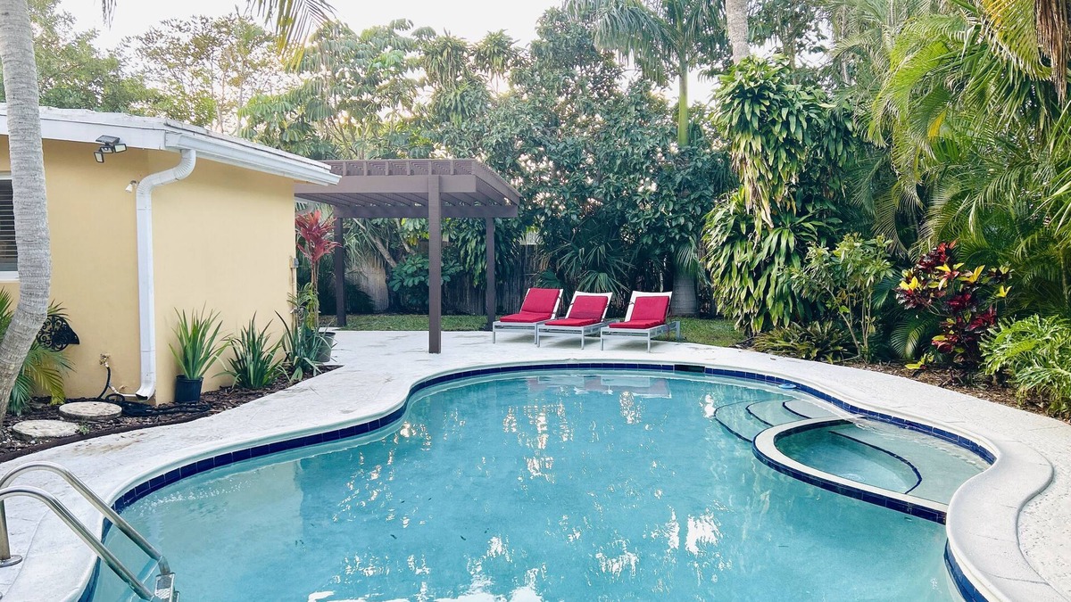 Imperial Point House | Welcome to Paradise! Private home with Heated Pool at Lauderdale by the Sea.