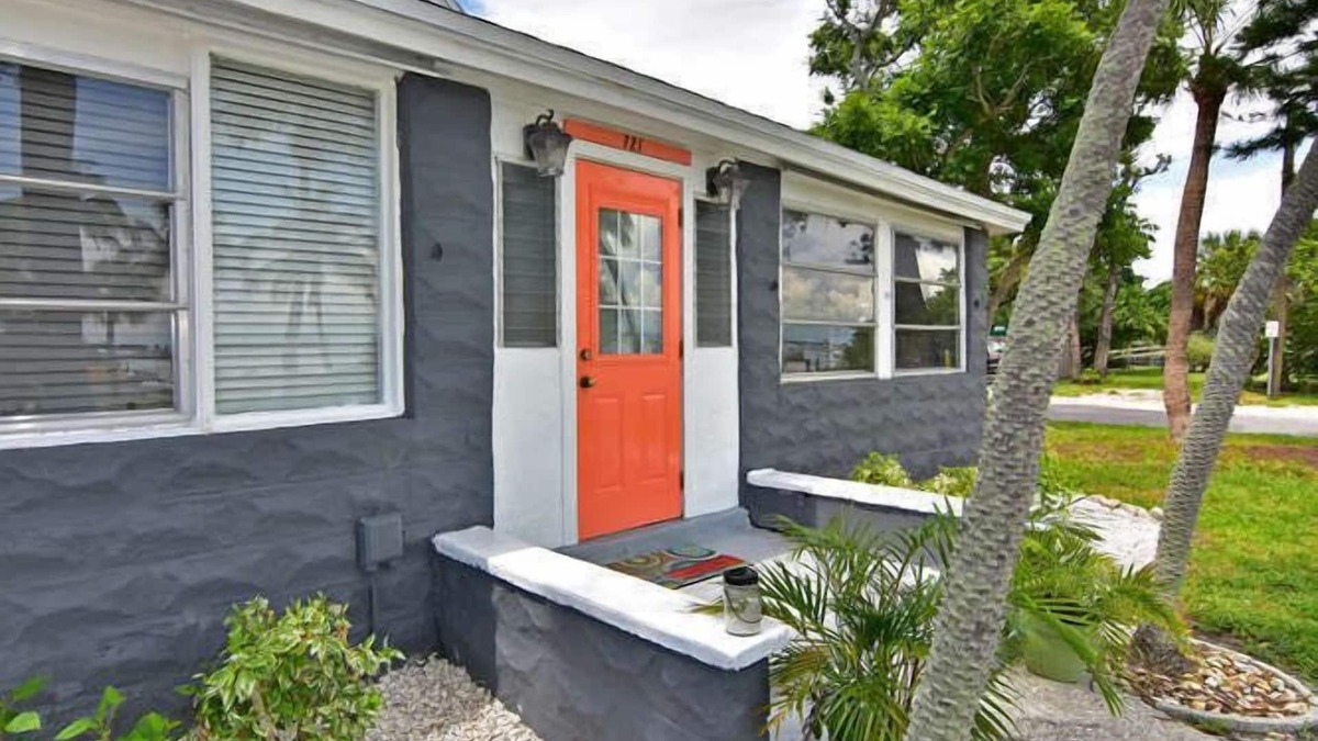 Longbeach Village House | Welcome To Paradise!