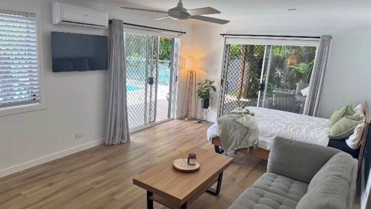 Runaway Bay House | Welcome To Pebble Beach Retreat Hope You Enjoy Your Stay With Us nnThank You😁