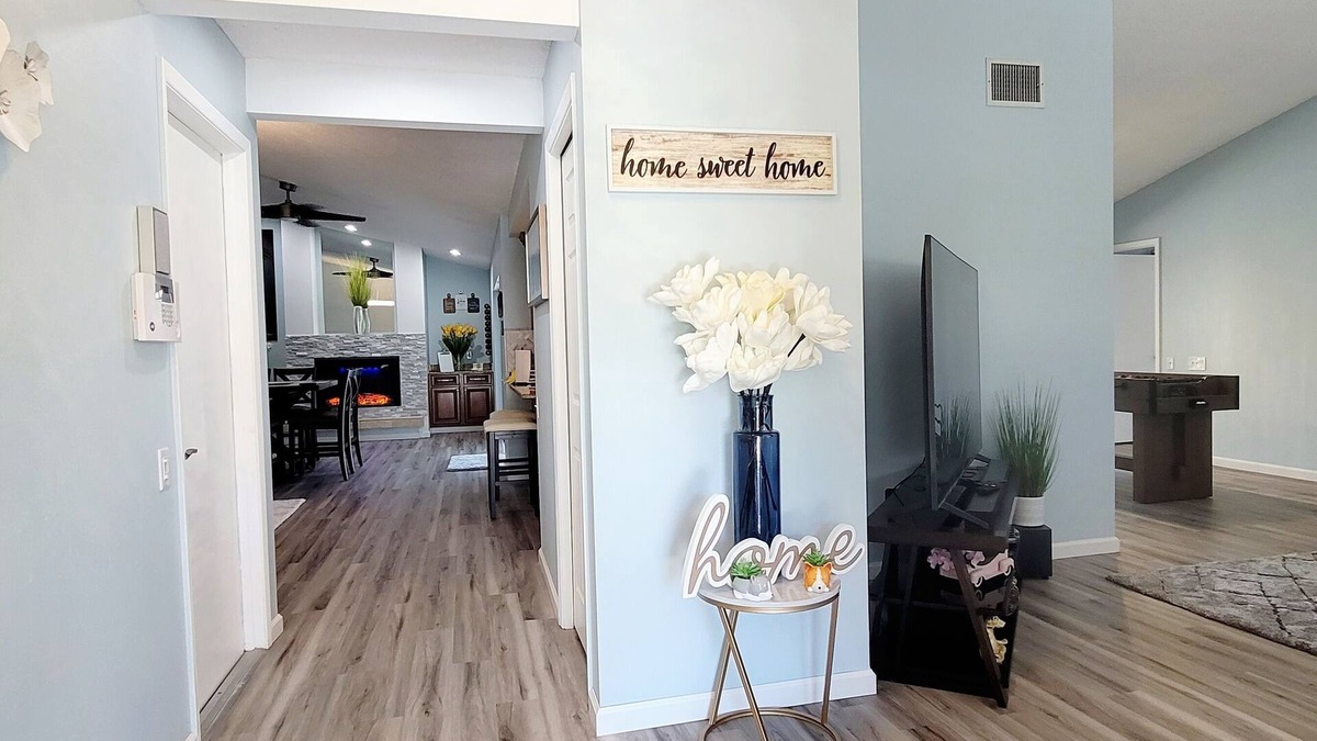 North Bay Hills House | welcome to safety Harbor house Florida .Close downtown main street, water front