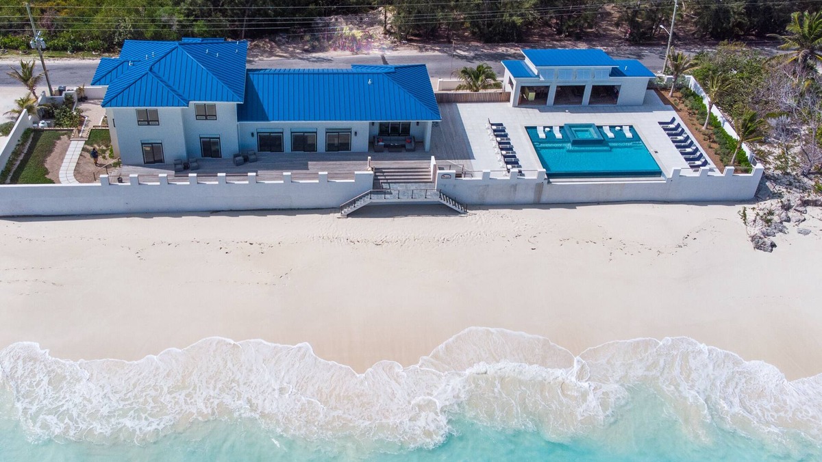 Tar Bay House | Welcome To Sandy Bum Relax In Luxury On TarBay Beach (4 Bedroom Listing)