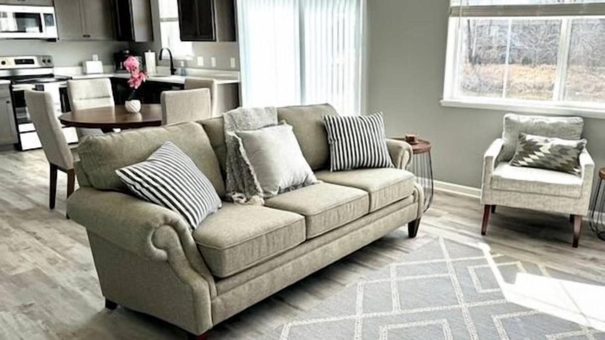 Mankato House | Welcome to Serenity - Spacious 4-bedroom townhome in Mankato minutes from MSU