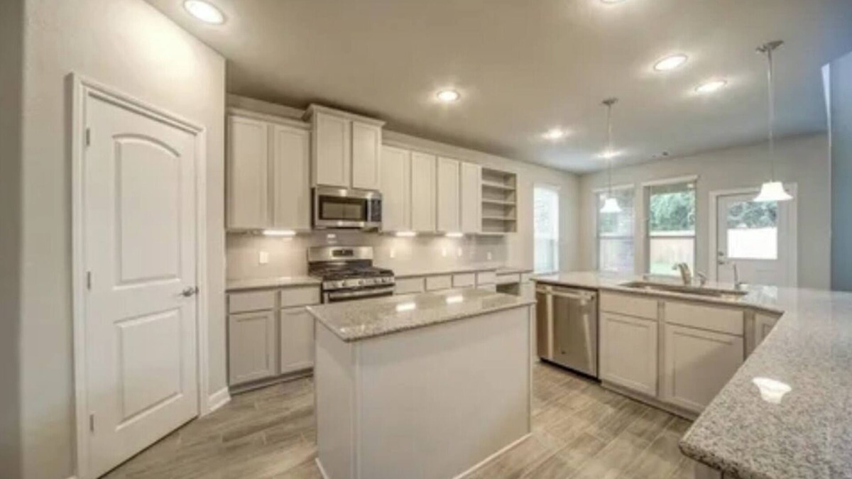 Katy House | Welcome to The Cozy House! 3500sqf house with 20ft ceilings. Home office and gym