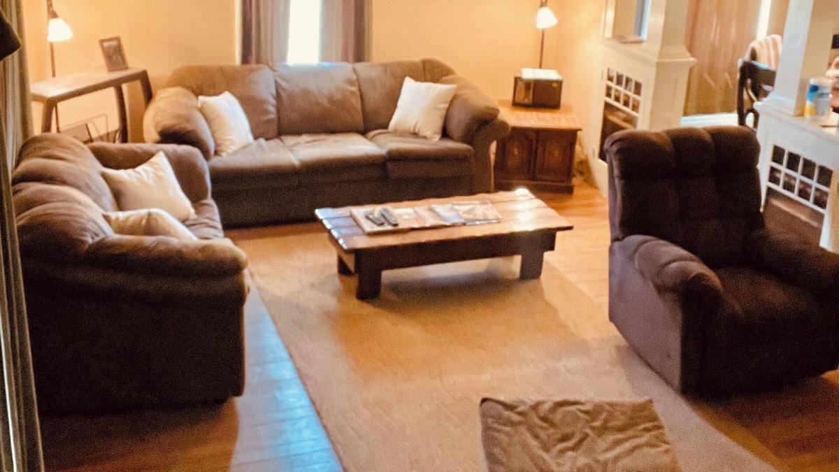 Faulkton House | Welcome to The Dog House!