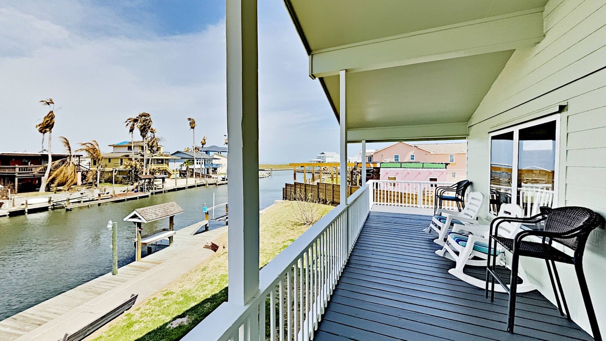 City-by-the Sea House | Welcome to The Lazy Bay | Canal Front Home with Boat Dock