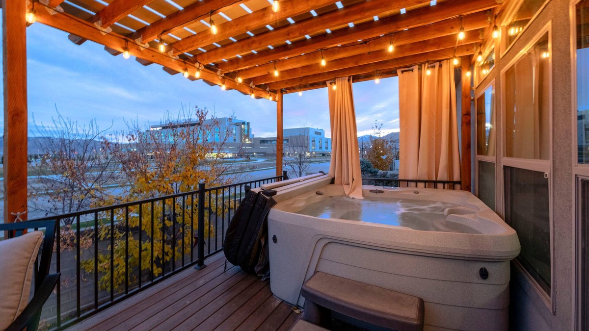 Lehi House | Welcome to The "Life Elevated" Home! Minutes to all ski resorts!
