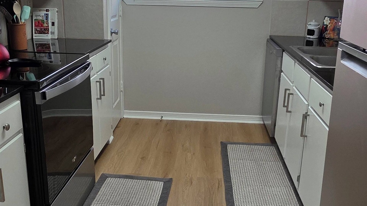 Gonzales Condo | Welcome to the Little Crawfish - 2BR/1.5BA -SUPER CLEAN Condo in Gonzales LA