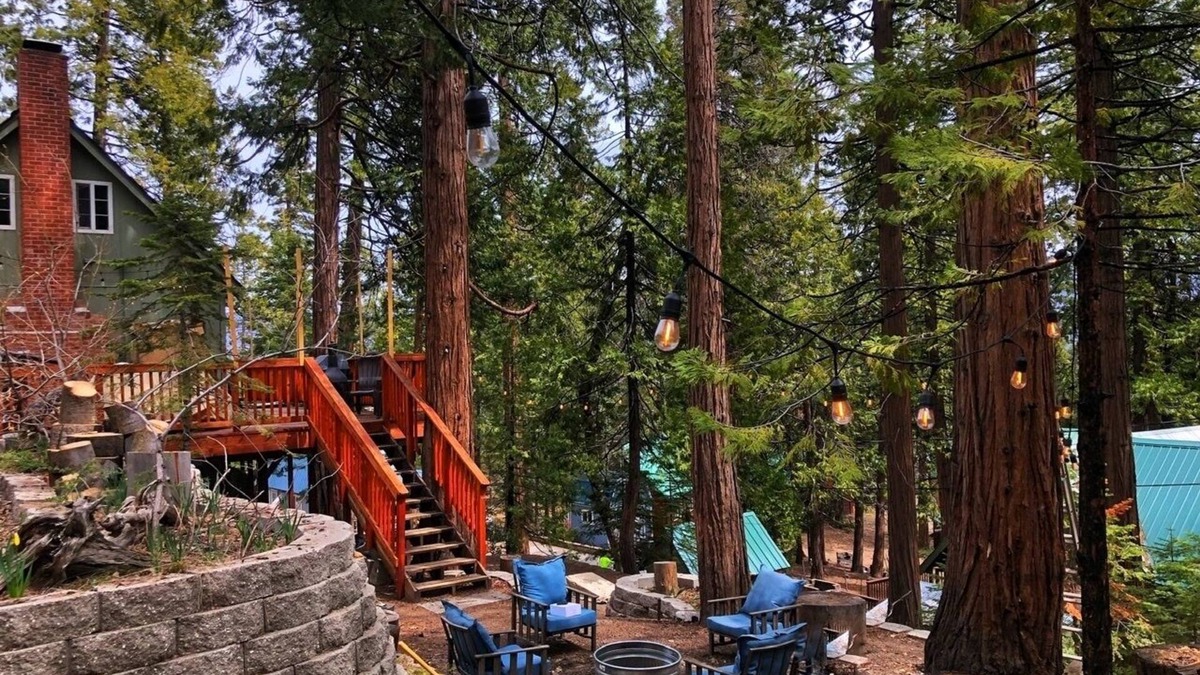 Shaver Lake Cabin | Welcome to The Lyon's Den in the beautiful East Village of Shaver Lake