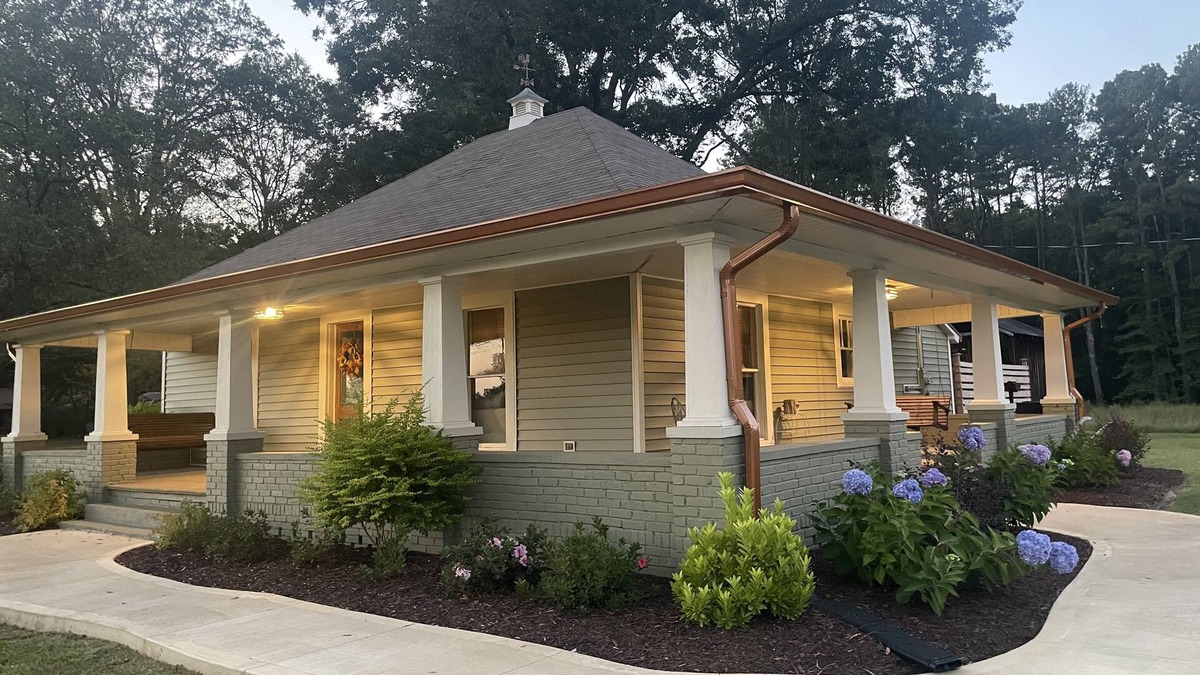 Corinth House | Welcome to The SouthernnnA warm retreat that you will not want to leave.