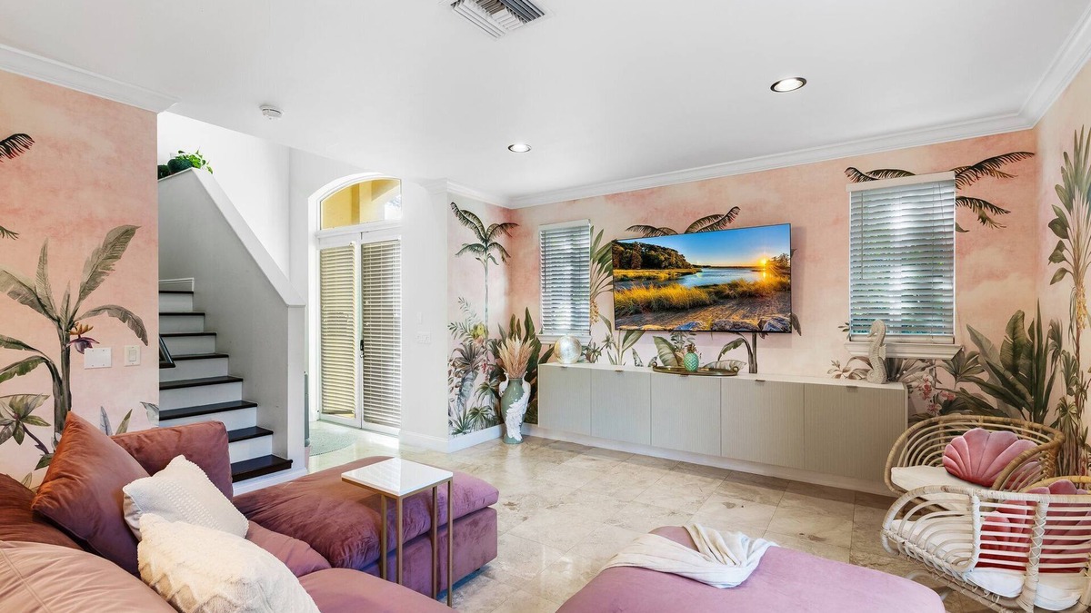 Lake Ridge House | Welcome to The Betty!nn