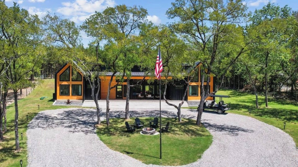 Pottsboro House | Welcome to The Yellowpine Retreat – Your Luxury Lakefront Retreat Lake Texomann