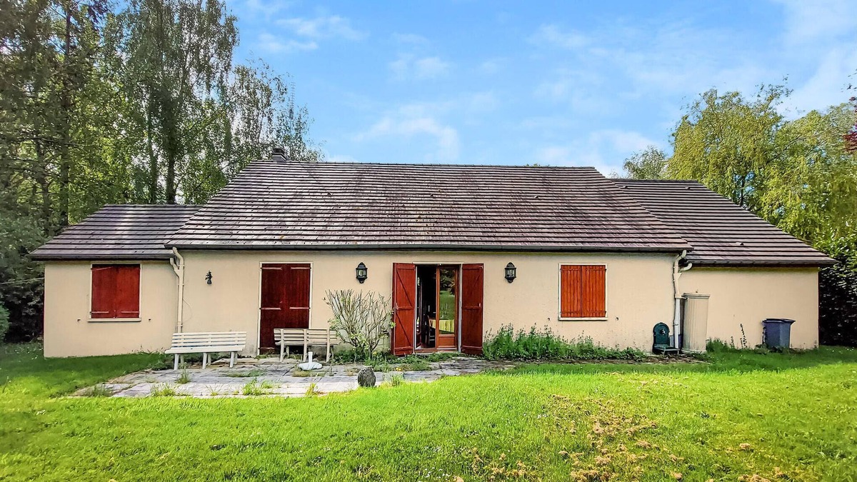 Houlbec-Cocherel House | Welcome to this vacation home in a good location for exciting excursions.