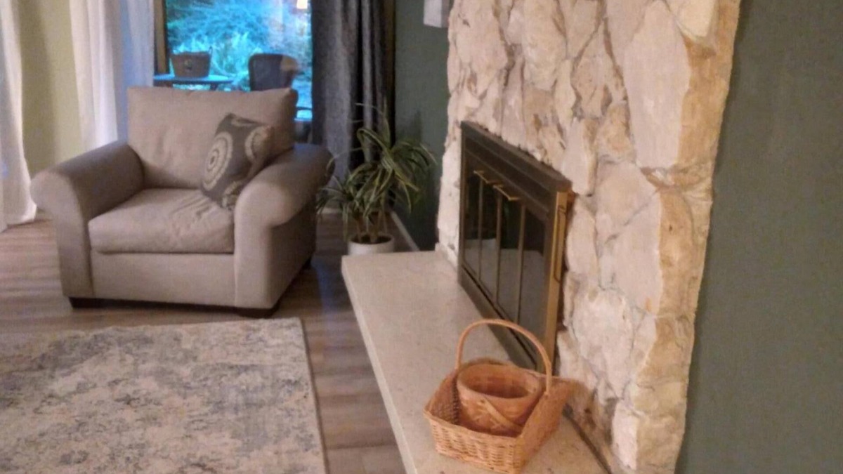 East Olympia Bed & Breakfast | Welcome to Wildwood Cottage Shared Lodging -short term stays for professionals.