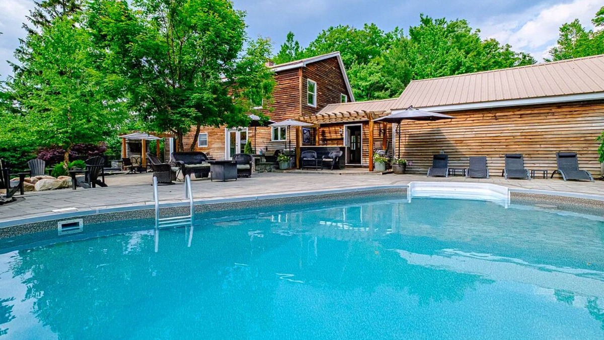 Oxford House | Welcome to your 4 season oasis in Oxford Maine