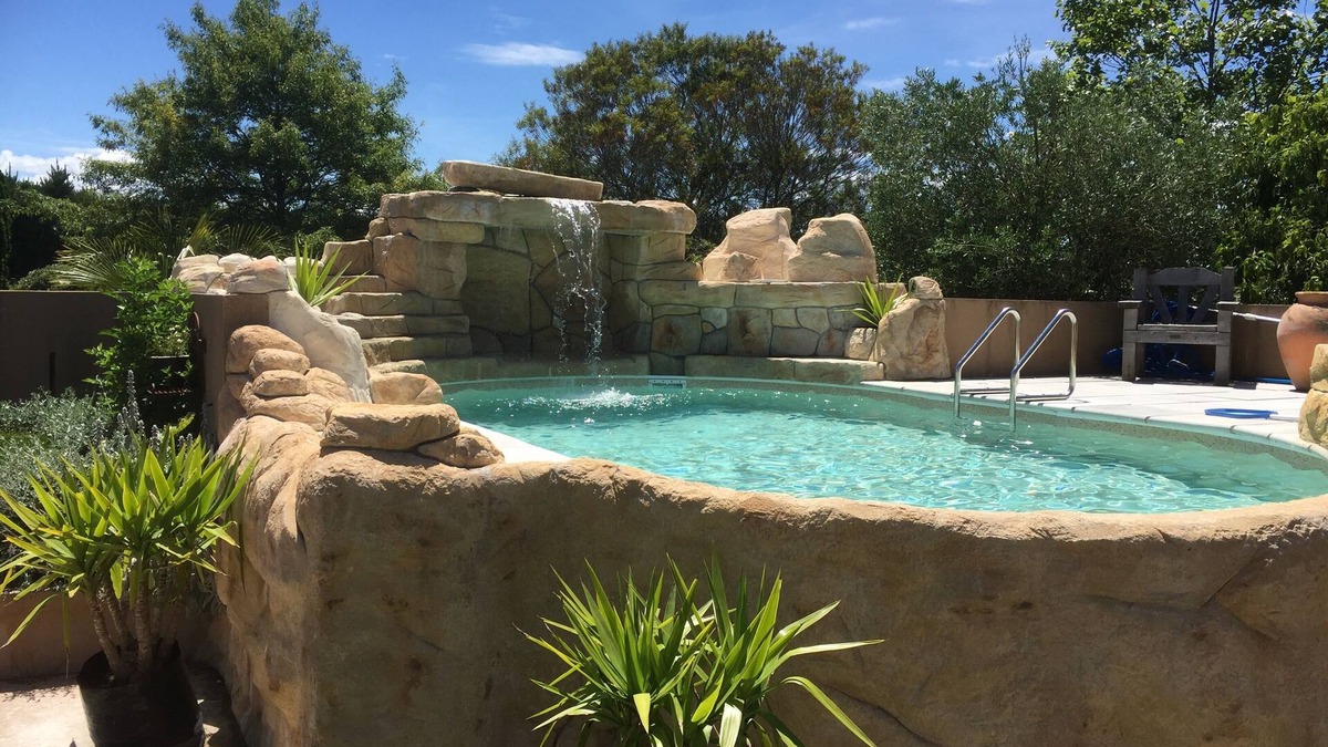 Swannanoa Apartment | Welcome to your perfect getaway! Only 20 min from CHCH, Swallow's 'Wing' Apt