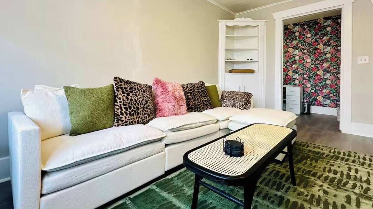 Casper Apartment | Welcome to your perfect home away from home in the heart of the city!