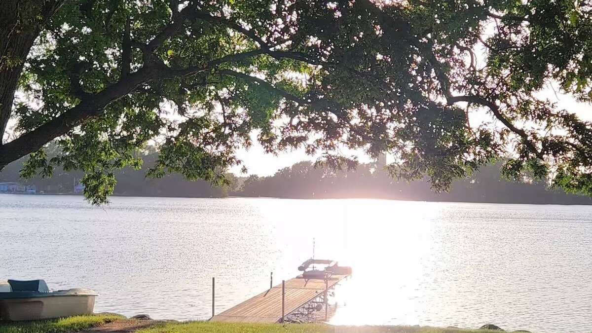 Sturgis House | Welcome to your perfect getaway on All Sports Sand Lake