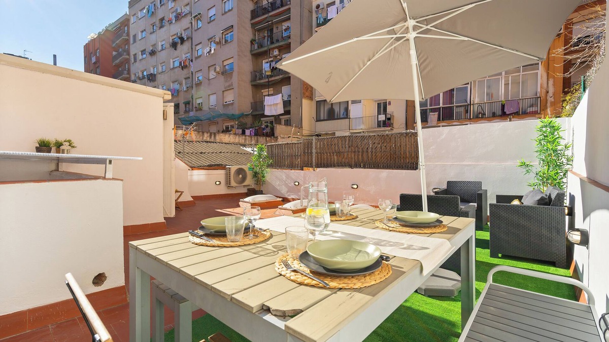 el Fort Pienc Apartment | Welcome to your stylish retreat in the heart of Barcelona!