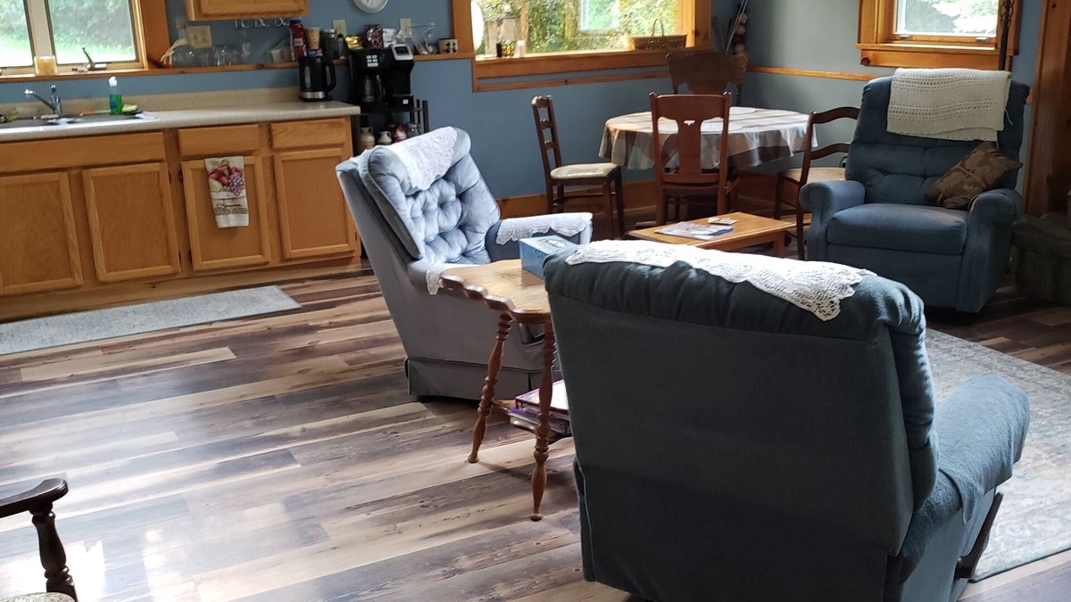 Keuka Park Cabin | WELCOME! WE ARE PET FRIENDLY.