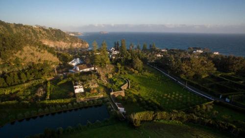 Caloura House | WelcomeBuddy - Casa do Monte - Garden & Sea sight